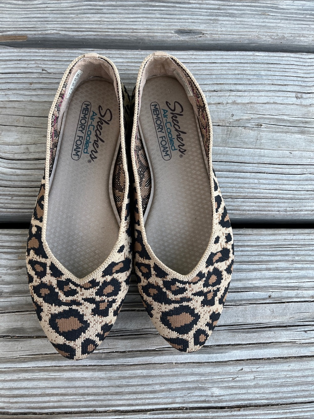Skechers Leopard Print Memory Foam Flats in Beige and Black, very comfortable 🙂 - Picture 3 of 4